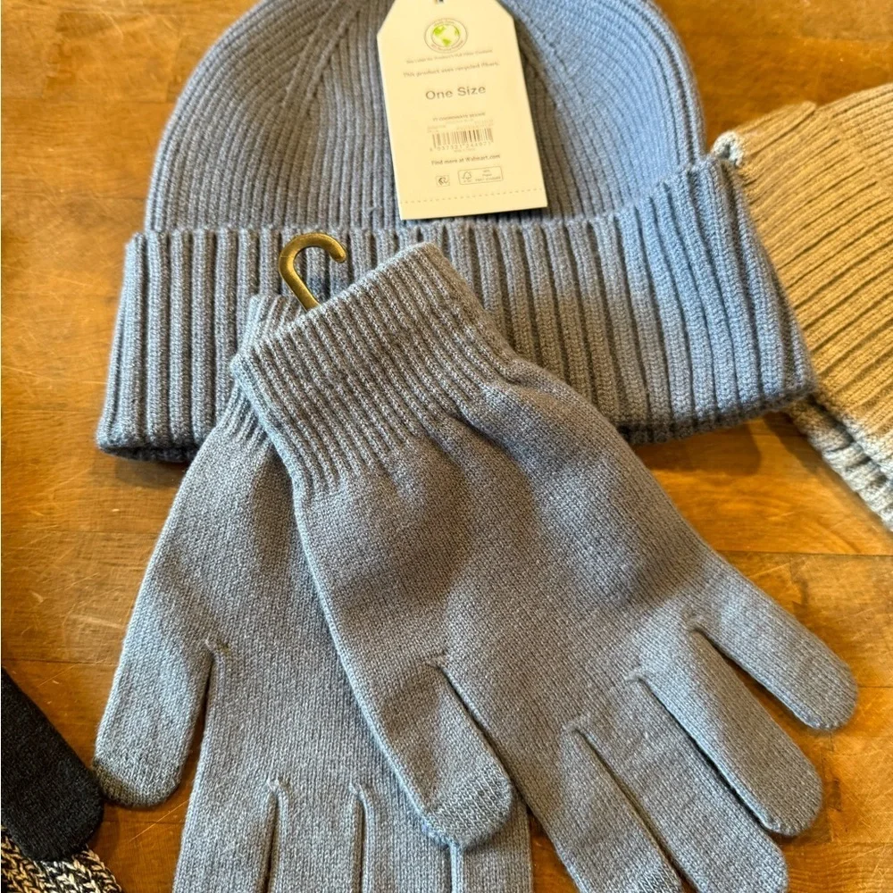 8 piece Cozy Women’s Beanie and Glove Set - Black, Blue, Gray BRAND NEW